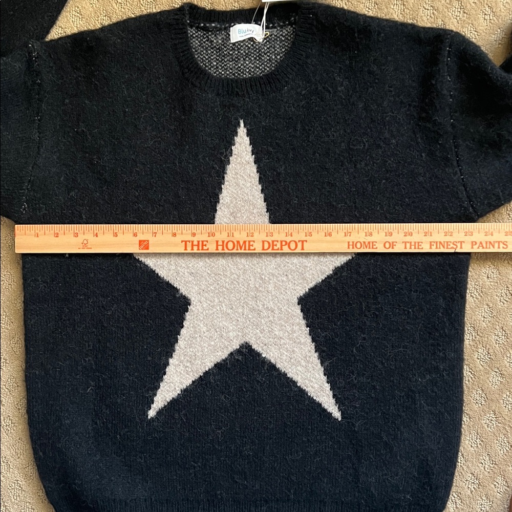 NWT Bluivy Black and Beige Star Sweater - Picture 9 of 12